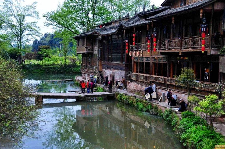 电脑屏幕亮度图标怎么关闭？游戏画面